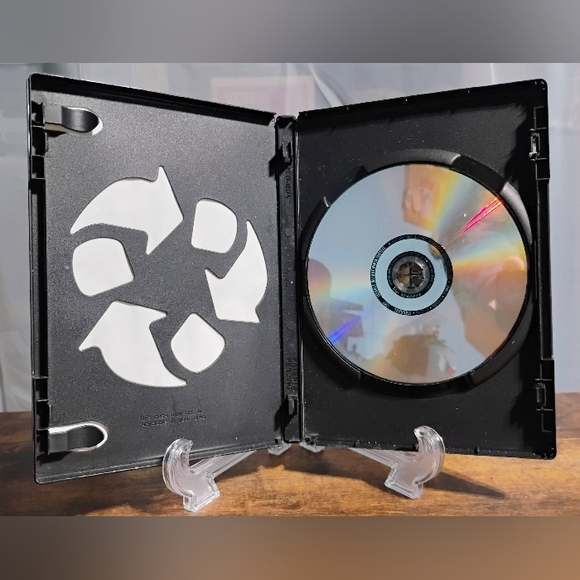 Warner Bros. Teenage Mutant Ninja Turtles DVD - Green and Yellow - Picture 7 of 7